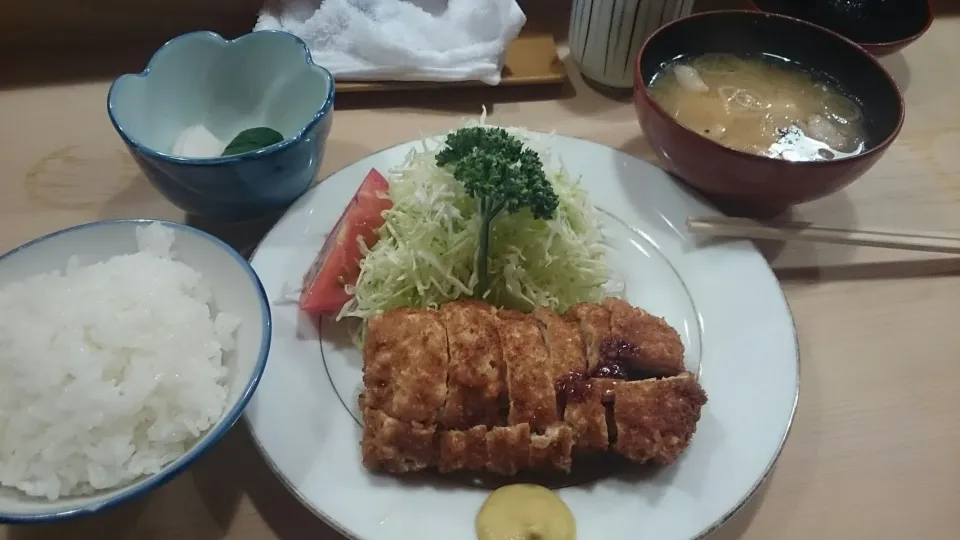 Snapdishの料理写真:ヒレかつ定食|サイファさん