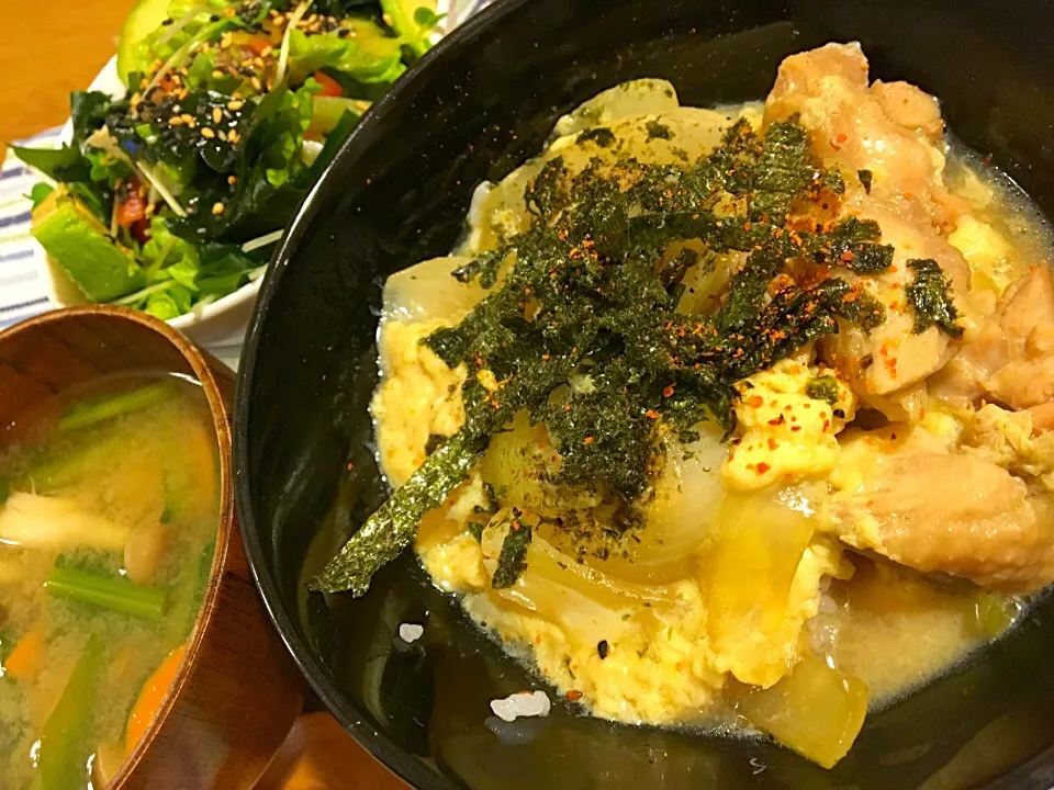 ＊親子丼
＊小松菜としめじと人参の味噌汁
＊レタスとワカメとアボカドのサラダ|モケモケさん