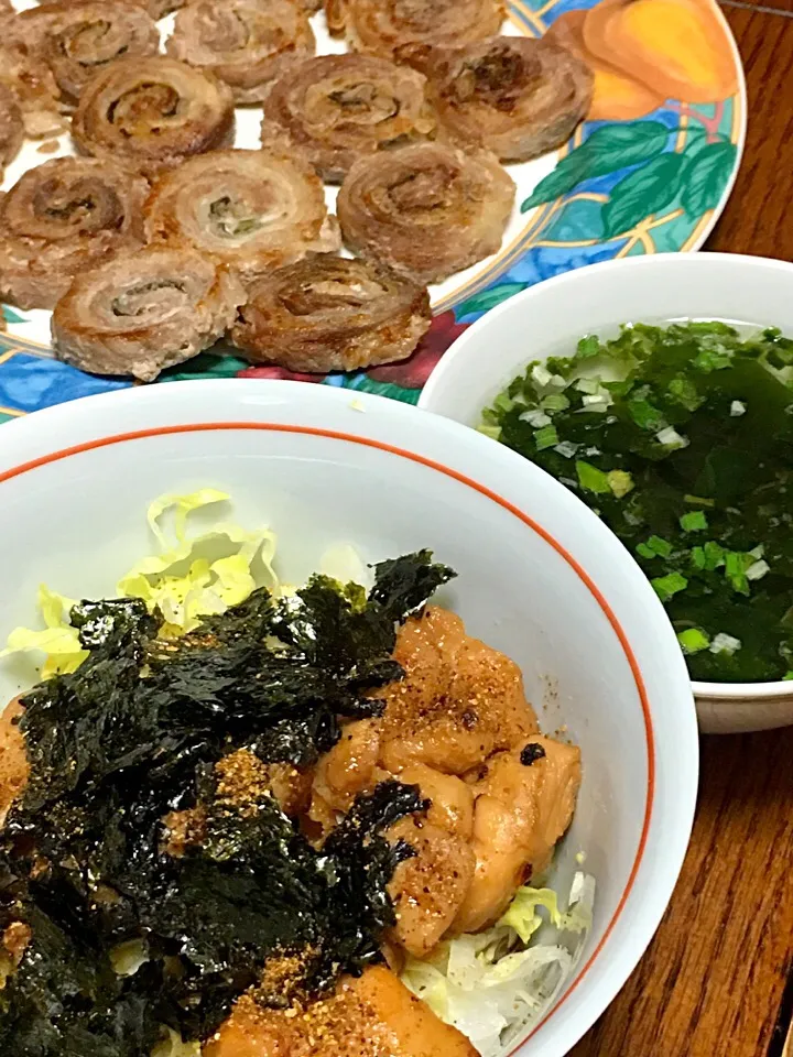 娘作 焼き鳥丼、シソと梅肉の豚ロールにアオサスープ|T’s lanaiさん