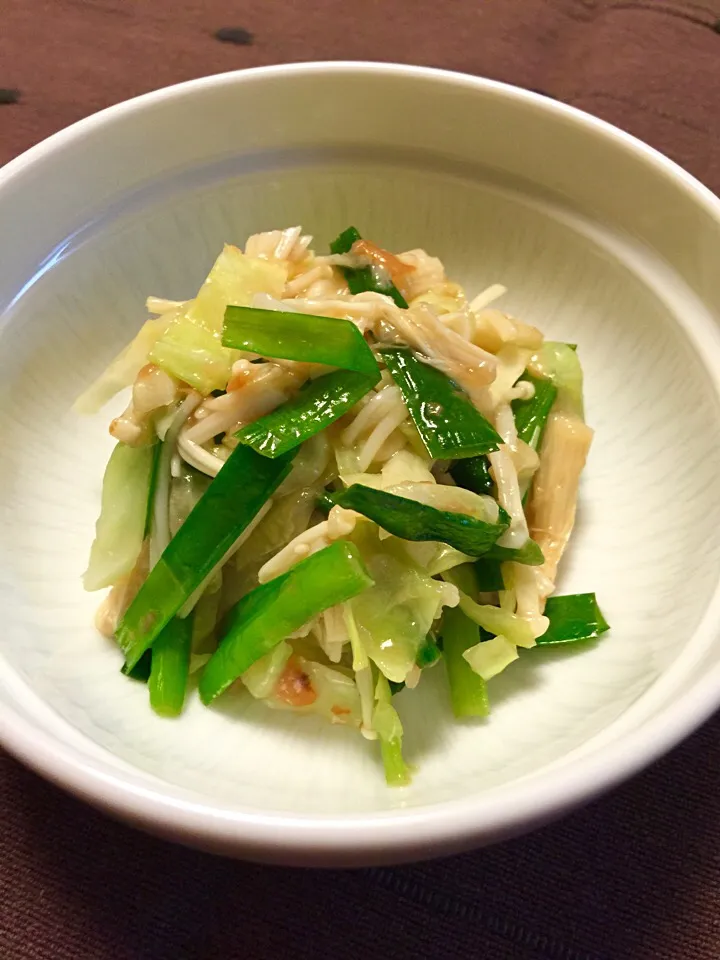 Snapdishの料理写真:キャベツえのき茸ニラの梅肉ごま油和え|マダムさん