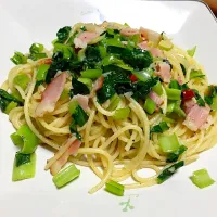 Snapdishの料理写真:小松菜とベーコンのペペロンチーノスパゲティー