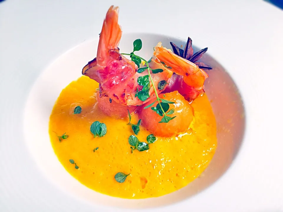 Chilled Melon Soup with Star Anise and Italian Speck-Wrapped Shrimps|laura giardinaさん