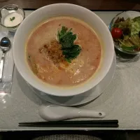 Snapdishの料理写真:侑久上海:担々麺ランチ|つーさん