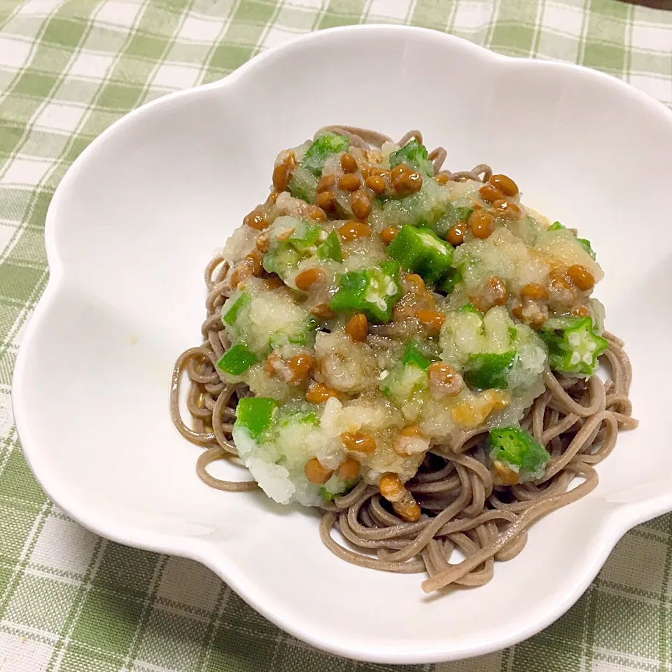 Snapdishの料理写真:大根おろし、オクラ、納豆で夏バテ防止のぶっかけそば|しょうこさん