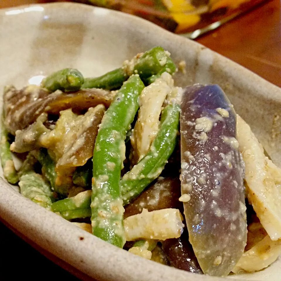 茄子といんげん豆とエリンギの胡麻味噌和え|ふりるさん