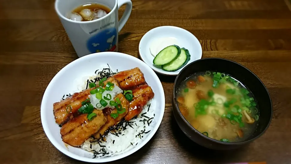 鰯の蒲焼き丼🐟|えっちゃんさん