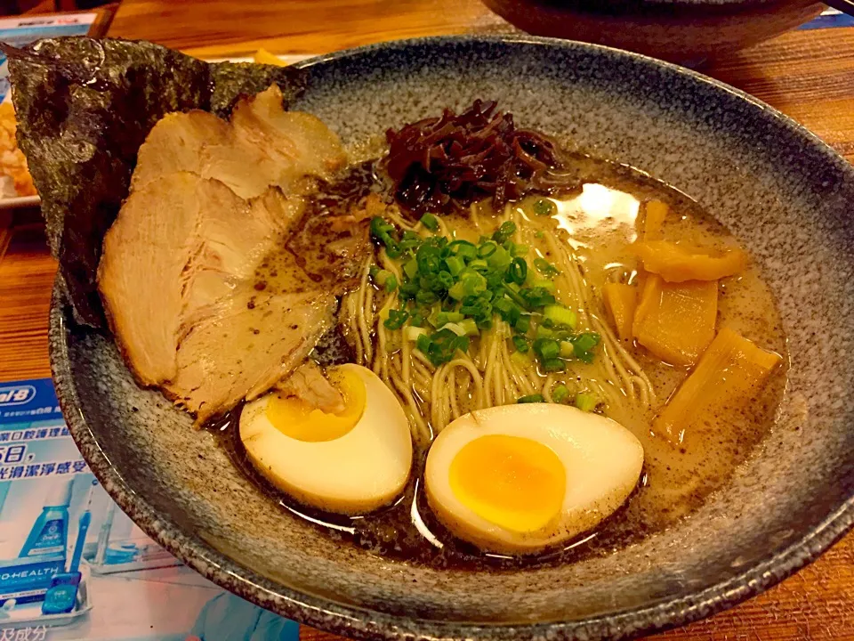 Black garlic ramen with pork & egg|Sky Blueさん