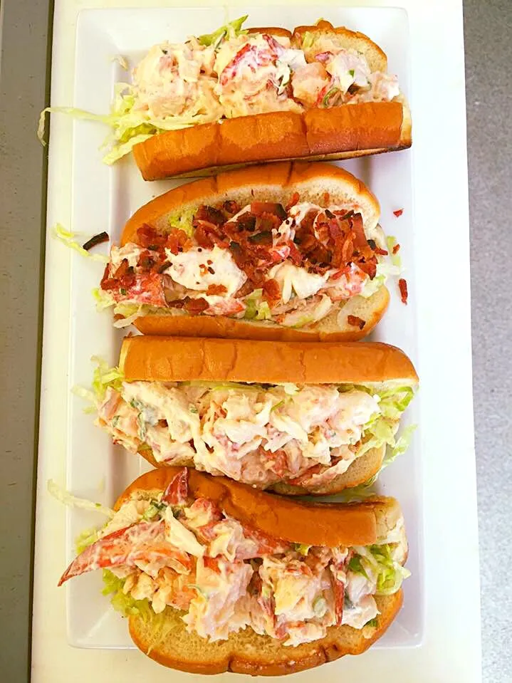 Snapdishの料理写真:Lobster roll for lunch😍|🌺IAnneさん