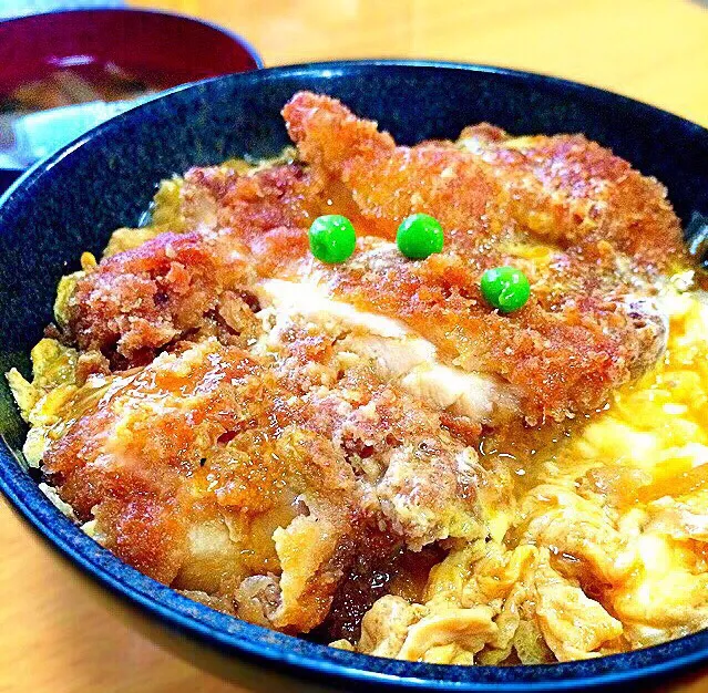 カツ丼 チキンカツと卵だから親子丼？親子カツ丼？|ガク魁‼︎男飯さん