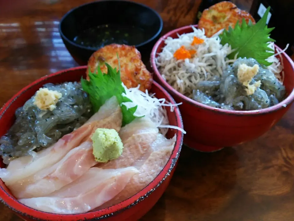 Snapdishの料理写真:生しらすと今日の地魚丼
生しらすと釜揚げしらす丼
今日の地魚はあこう鯛とシイラ
@小田原漁港|kamekameさん