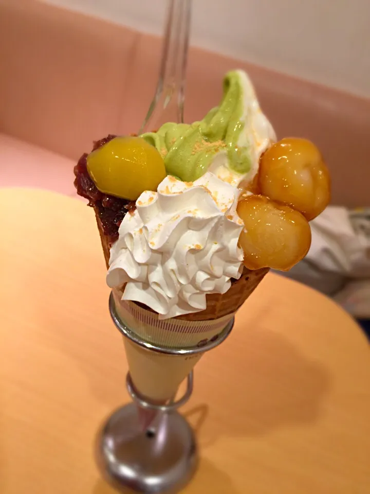 Snapdishの料理写真:白玉団子と小豆の抹茶ソフトクリーム|チカさん