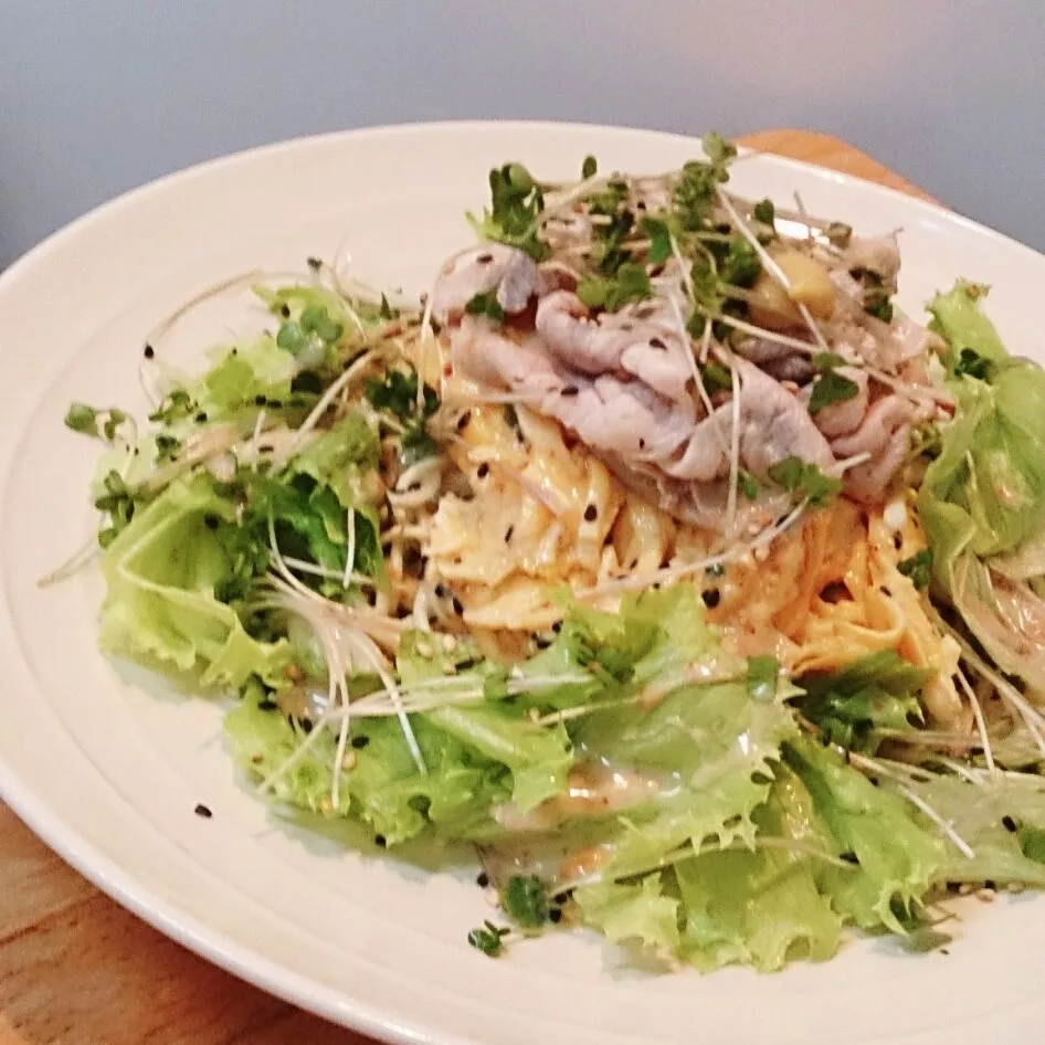 辛し胡麻味噌＊豚しゃぶサラダ冷麺|mi_neneco♪さん