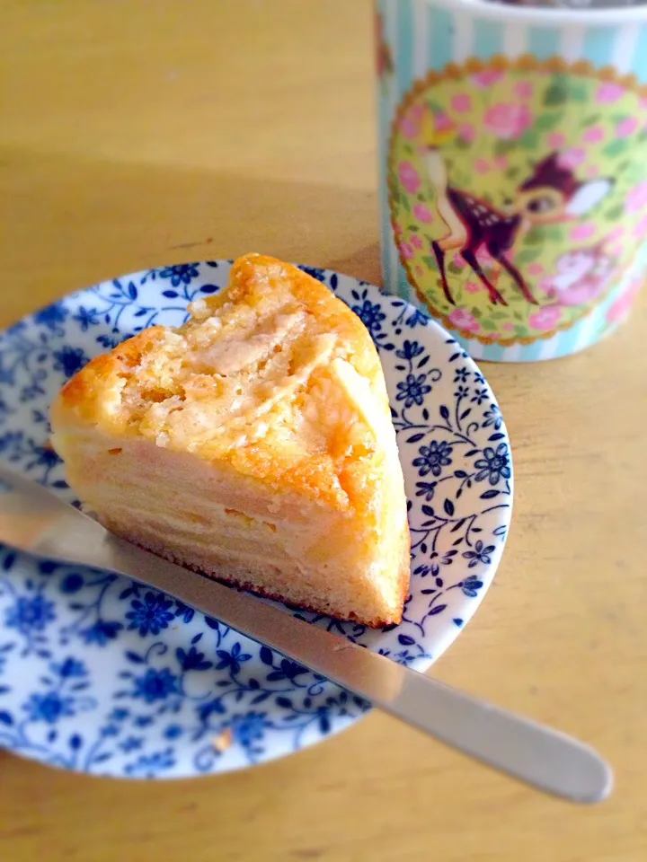 リンゴケーキ。
朝イチで焼きました。|ぱふぇさん