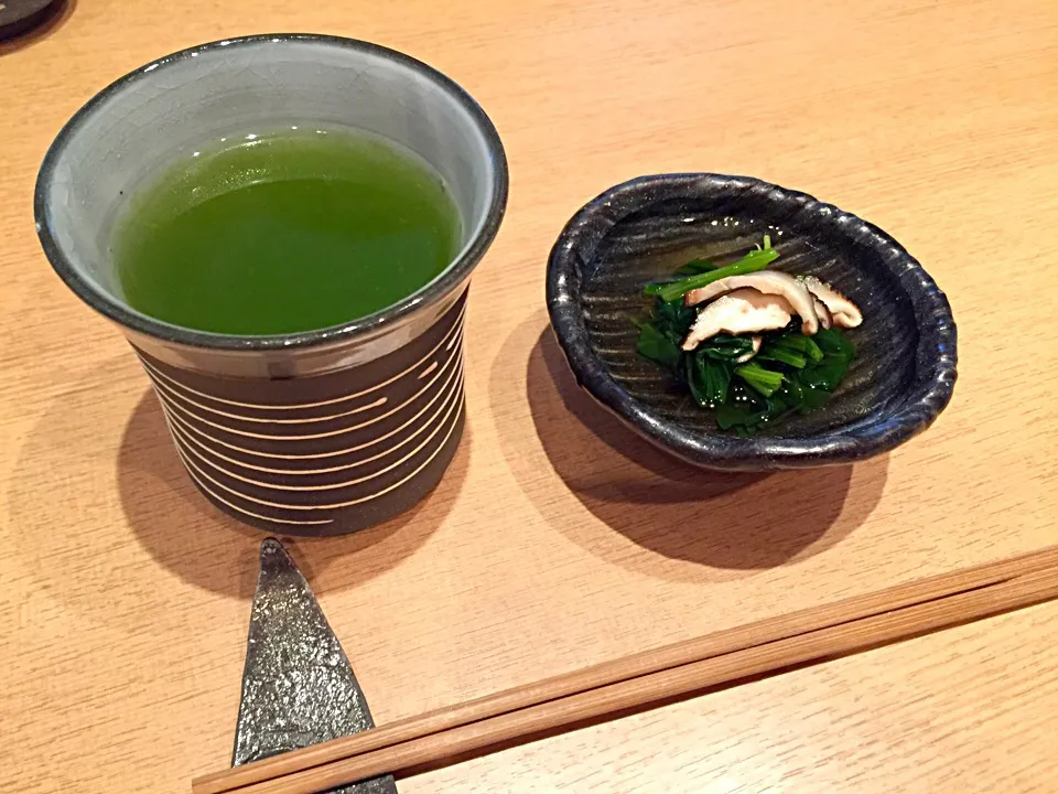 緑茶とほうれん草椎茸のおひたし   寿司まつばら|DAIさん