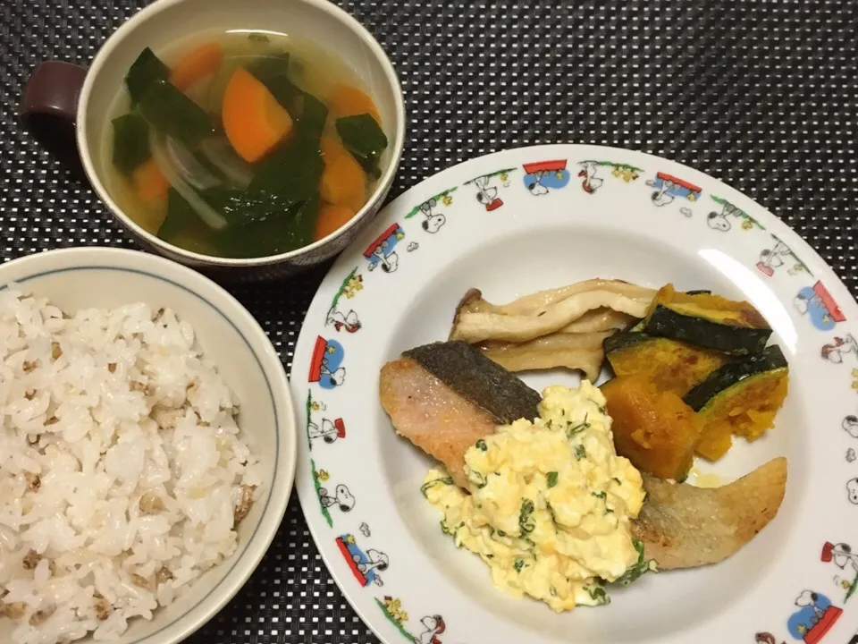 野菜スープ・サーモンソテータルタルソース・発芽玄米ともち麦入ご飯|美也子さん