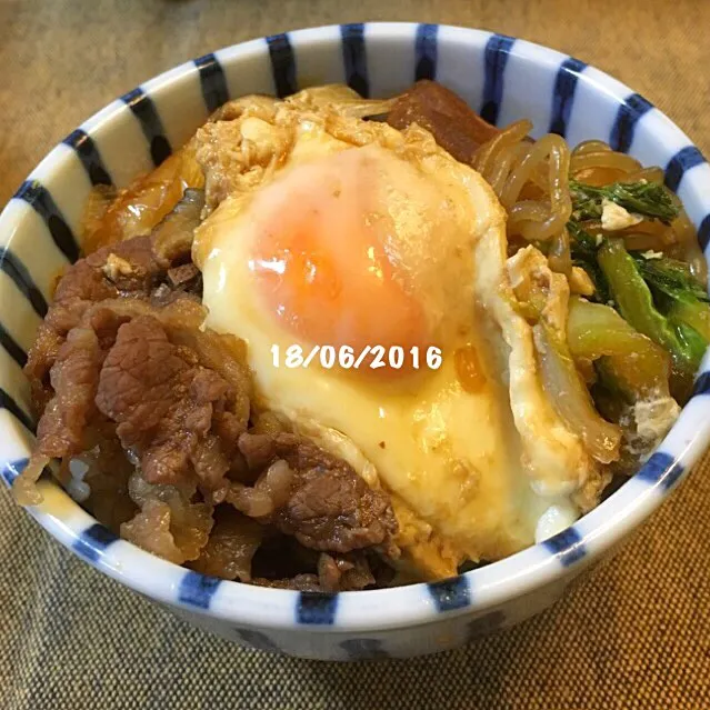 すき焼き丼|友さん