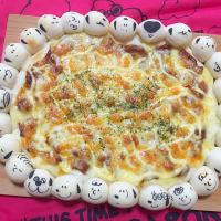 スヌーピーいっぱいの照り焼きチキンピザ