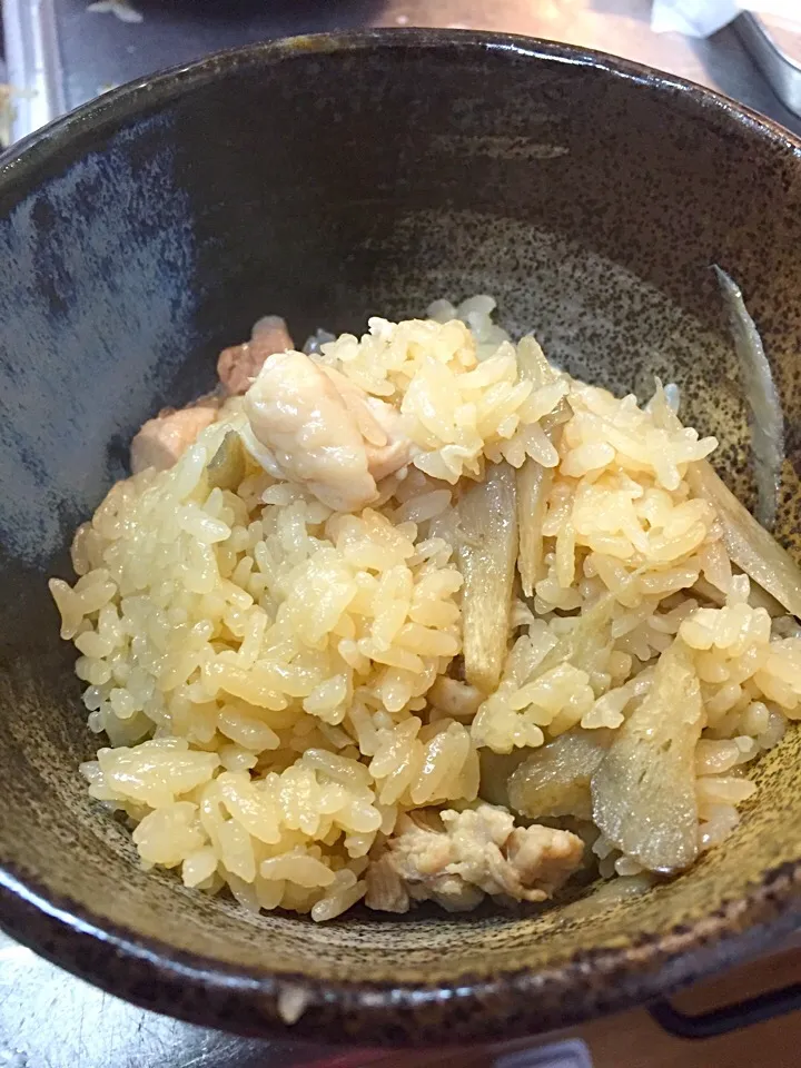 鶏肉とゴボウの炊き込みご飯|洋介さん