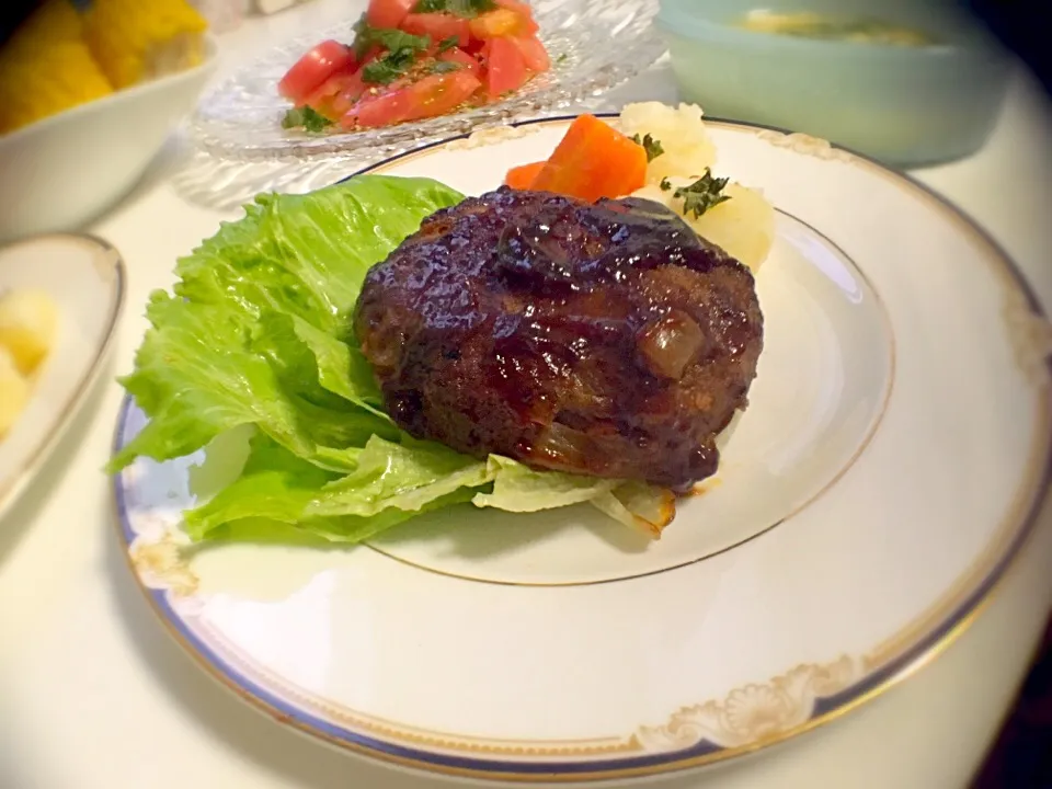 完成写真😆ヨシ子ママとクッキング 🎶オーブンでハンバーグ🍽焼きましたGOOD❤️|Ryokoさん