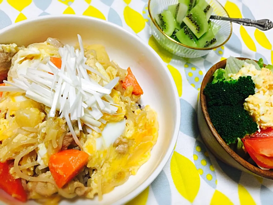 肉じゃがの卵とじ丼|はるるんさん