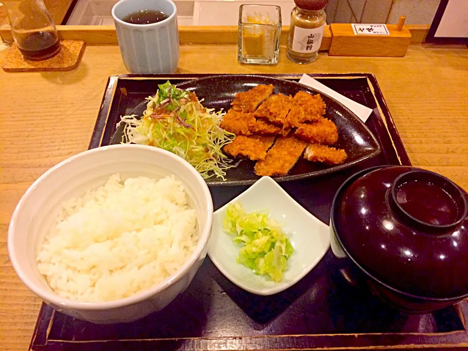 豚カツ定食|Ueshima Yasuharuさん