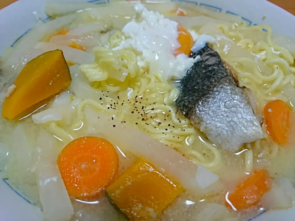 魚ラーメン　大根、ニンジン、かぼちゃ入り|Shinji Matsuokaさん