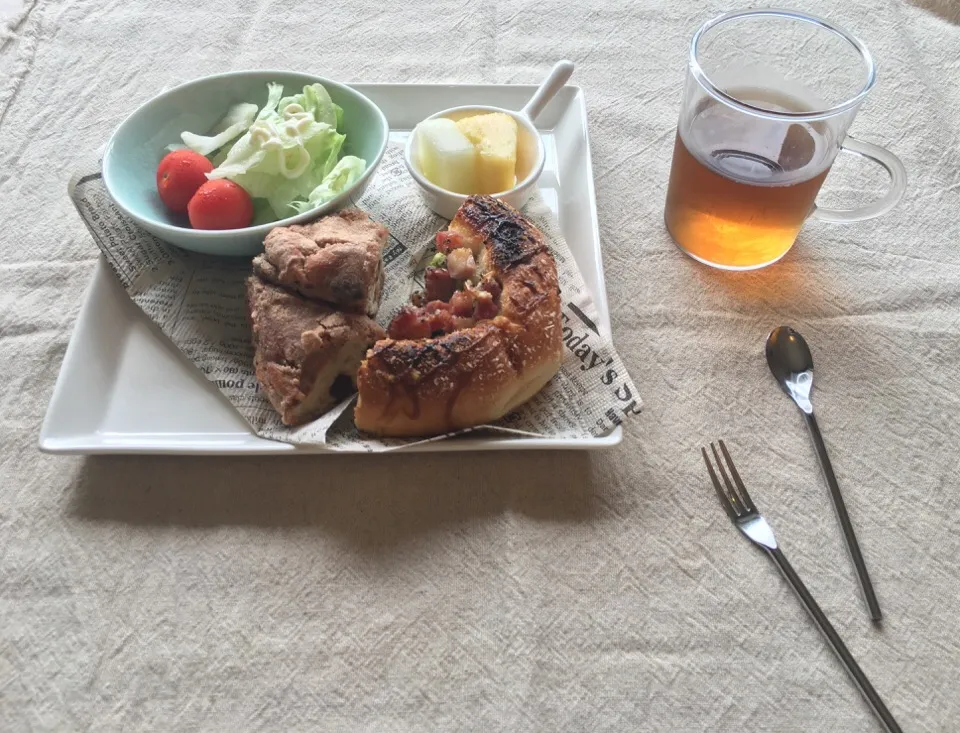 今日のブランチ🍴

お気に入りのパン屋さんで買ったパン達🍞
角切りベーコンとブロッコリーのパン
シナモンドーナツ

...焼き過ぎの。こげパン(  ˊ࿁ˋ ) ᐝ

でも。美味しかった〜☺︎︎♡

ワンプレート風🍳|ko.postさん