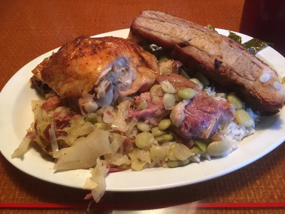 Lima Beans & rice, cabbage, greens, Italian green beans, baked chicken & ribs|Richard Thompsonさん