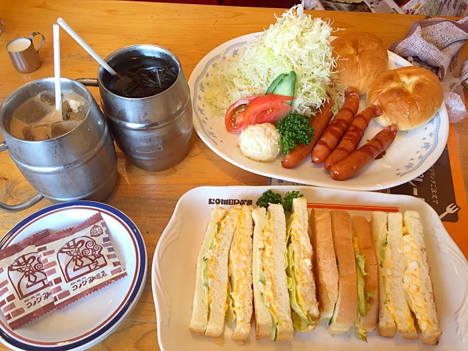 Snapdishの料理写真:egg toast and german sausage in Komeda coffee shop|Reiko Araiさん