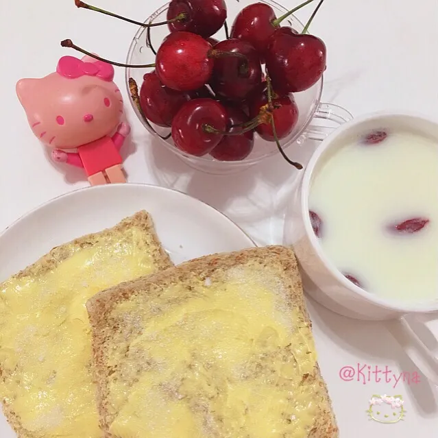 🍼🍞🍒|🎀Kittyna🌸さん