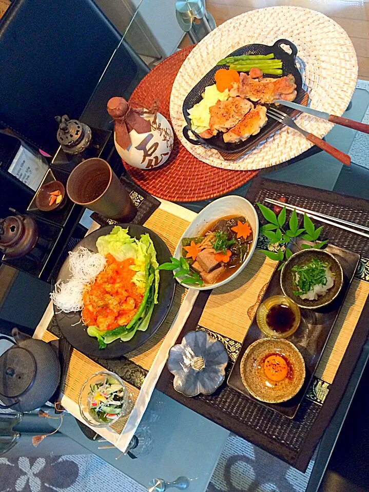 Snapdishの料理写真:家呑み(*´艸`*) ★激辛の海老チリ★ ★モモ肉のグリル焼★ポン酢★甘辛卵の黄身★ ★茄子厚揚げししとうの煮浸し★ ★焼酎★😁|Tomoko❤︎poouさん