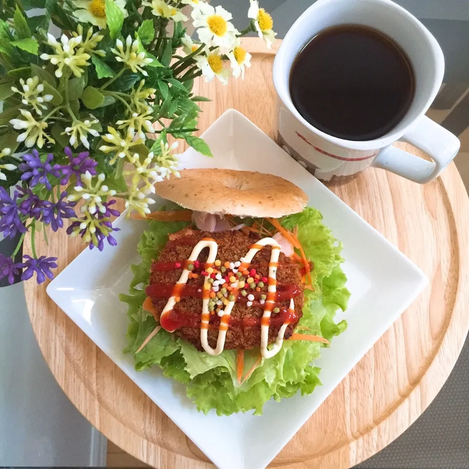 6/20❤︎焼きかぼちゃコロッケ&スモークチキン、クリームチーズ❤︎ベーグルサンドイッチ|Makinsさん