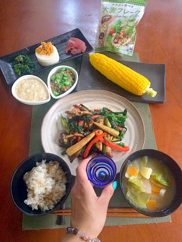 Today's Dinner🍴前菜･とうもろこし･鰤と韮の甘辛炒め･大麦ご飯･大和芋･ｵｸﾗ納豆･具沢山お味噌汁|🌈Ami🍻さん