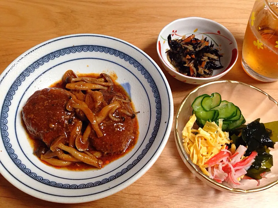 煮込みハンバーグ⭐️酢の物⭐️ひじきと切り干し大根の煮物|ほなさん