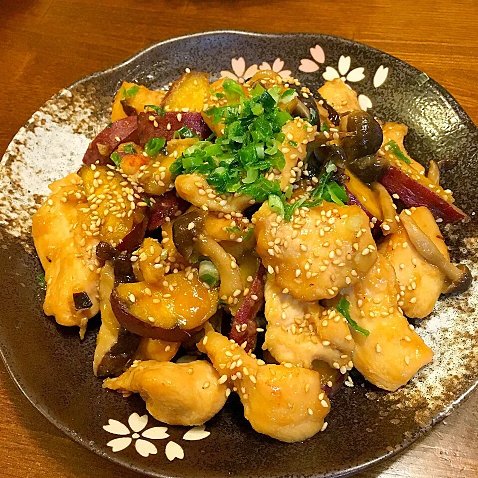 ご飯もお酒も進むよ～❤鶏肉とさつま芋炒め|ゆうみん（4人の母ちゃん）さん