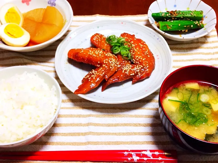 手羽先の甘辛煮＊
大根と卵の煮物＊
オクラのごまとおかか和え＊
豆腐のお味噌＊|anna☺︎さん