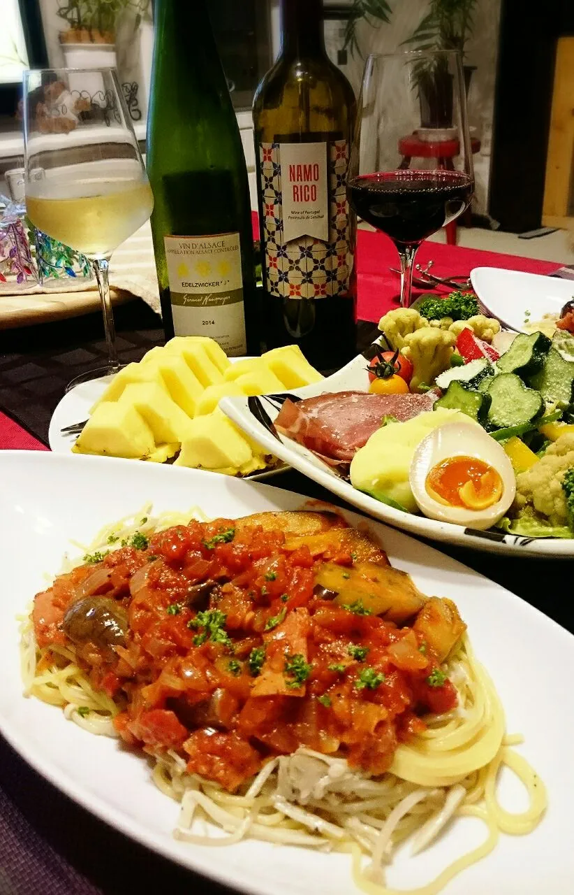 なすとべ―コンのトマトソースパスタ🍴|ナムナムさん