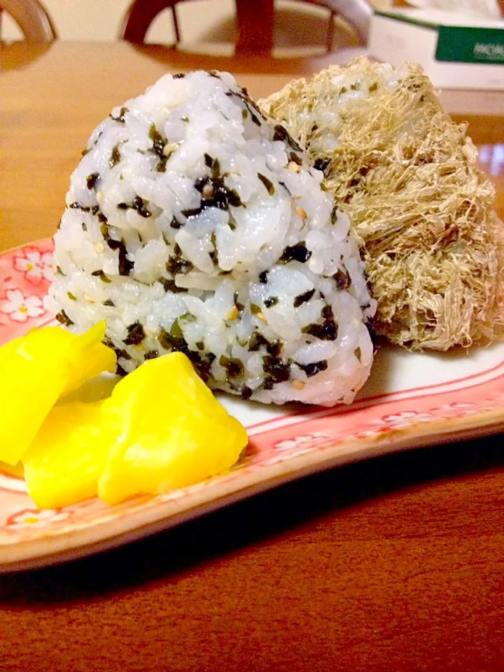 萩,井上の紫蘇わかめおむすび🍙ととろろ昆布まぶしおむすび🍙|まいりさん