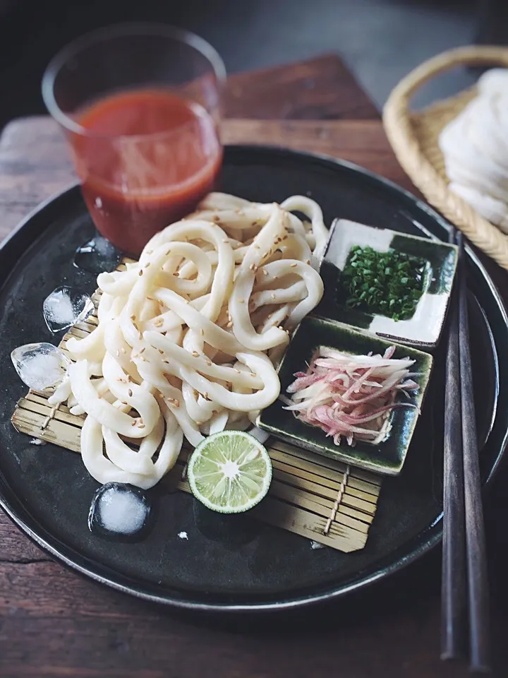 Homemade udon with tomato dipping sauce|rick chanさん