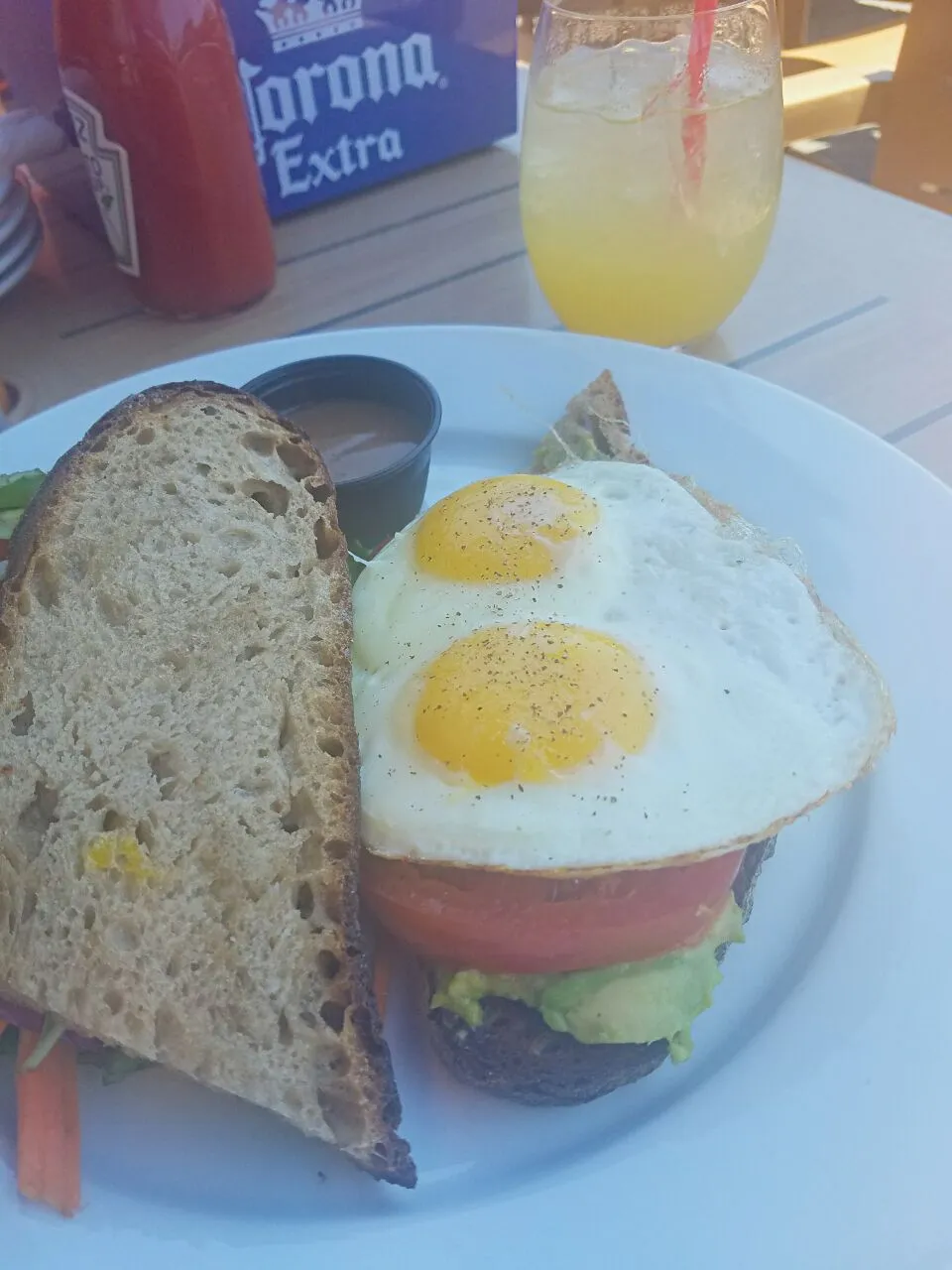 avocado toast with egg|Graciela Marinさん