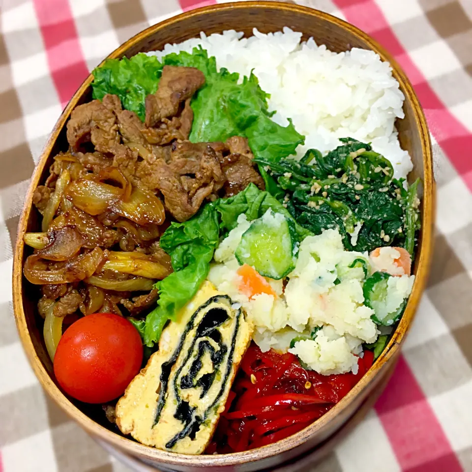 ビーフチャップ弁当

＊＊＊

ビーフチャップ
うずまき卵焼き
ほうれん草の胡麻和え
ポテトサラダ
パプリカのきんぴら

＊＊＊|きょこさん