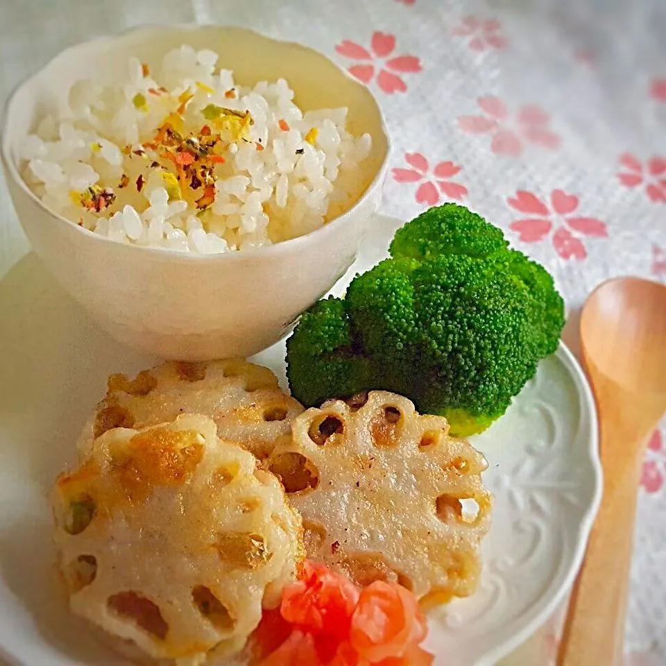 today's lunch in a teacup n saucer|Chua Jeanさん