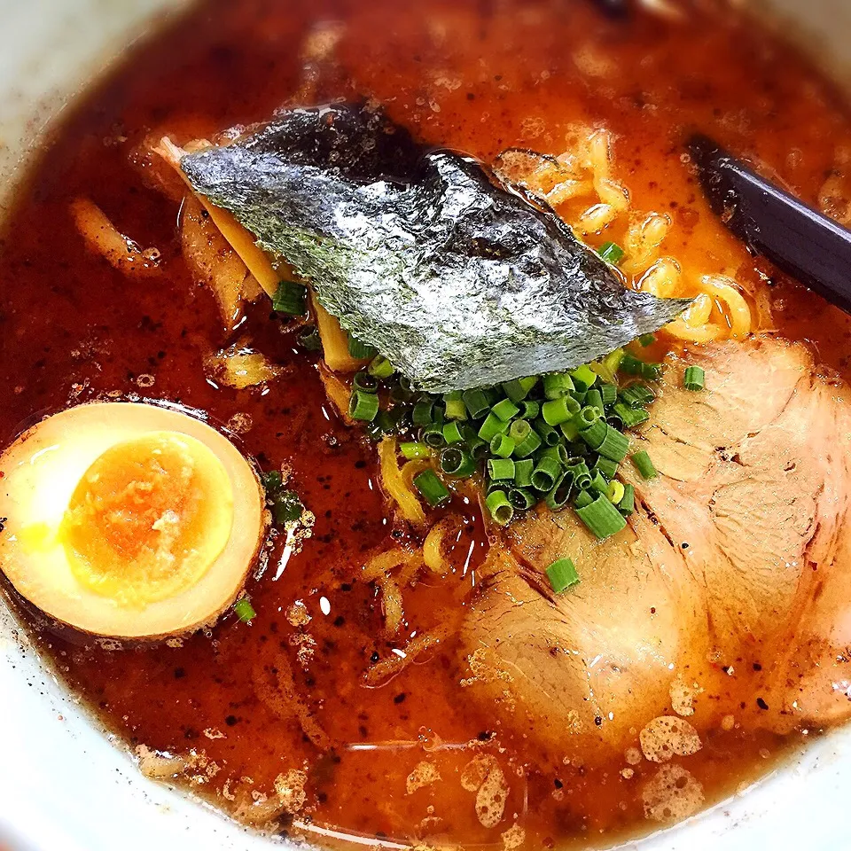 Snapdishの料理写真:黒マー油味噌ラーメン|こじゅわいさん