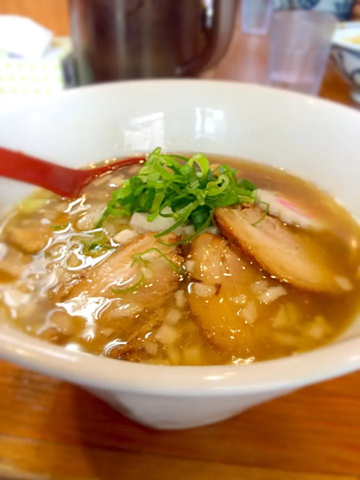 Snapdishの料理写真:煮干し中華そば🍜@月と鼈|おかっぴーさん