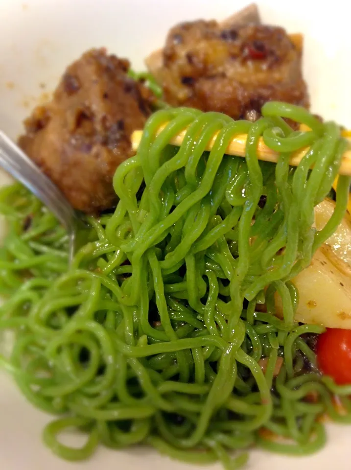 Snapdishの料理写真:チャイナハウス@お茶の水のパイコー麺900円|hoppycowさん