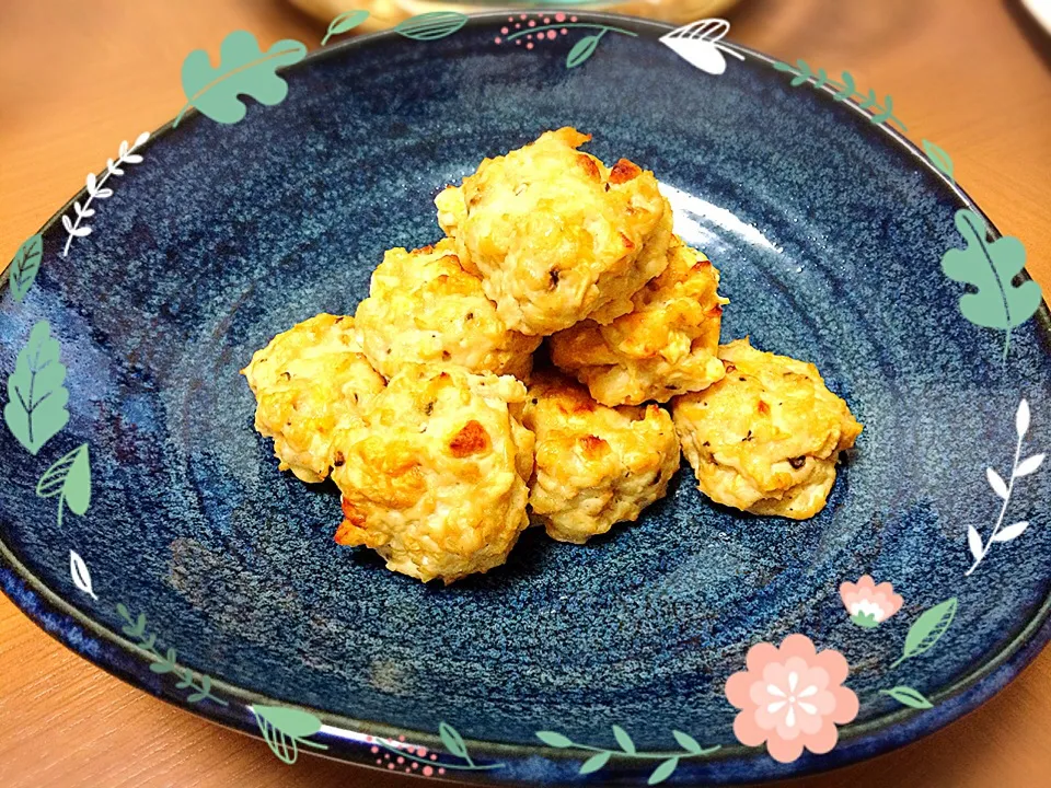 Snapdishの料理写真:揚げない！ヘルシー✨エスニック風はんぺん鶏肉団子|みきぴょん♪さん