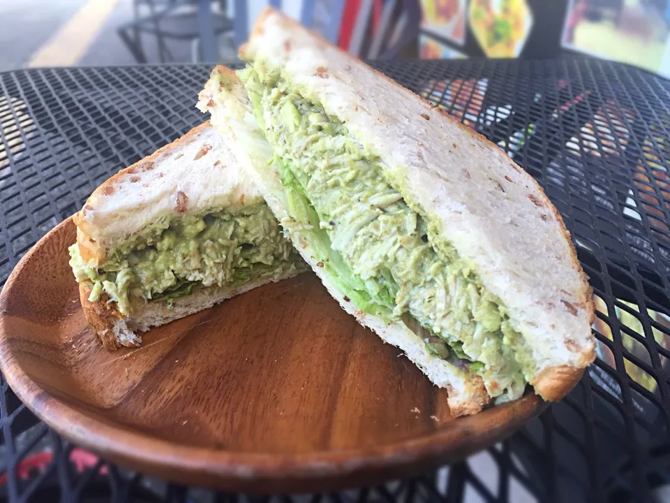 Avocado Pulled Chicken on Rye|Samuel Naylorさん