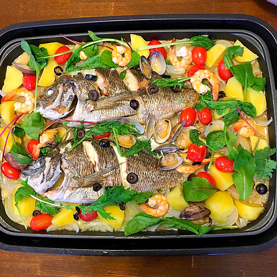 黒鯛のアクアパッツァ 初挑戦 ホットプレートで ゆうみん 4人の母ちゃん Snapdish スナップディッシュ Id 5kxwma