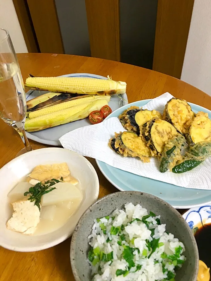 Snapdishの料理写真:ヤングコーンの蒸し焼き！茄子のはさみ揚げ、こどもピーマン添え！大根と厚揚げの煮物！大根葉の菜めし！|yuzuさん