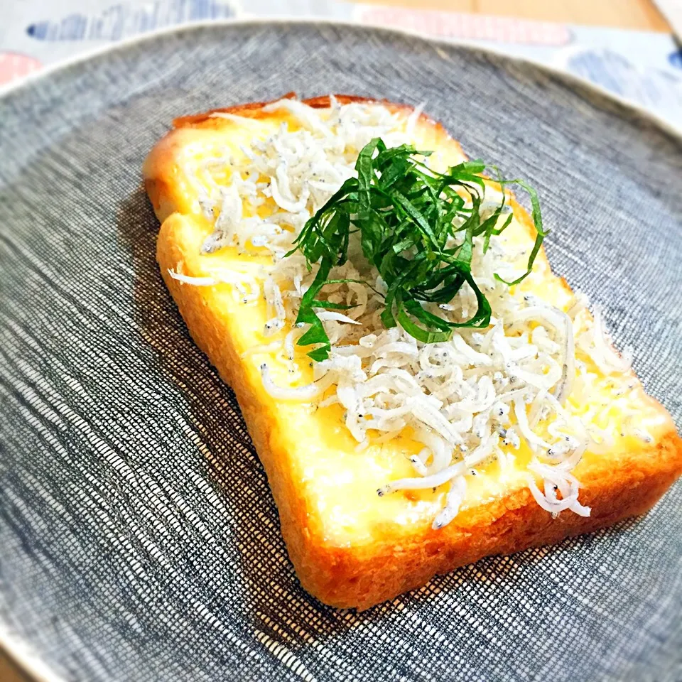 しらすチーズ🍞トースト|mapleさん